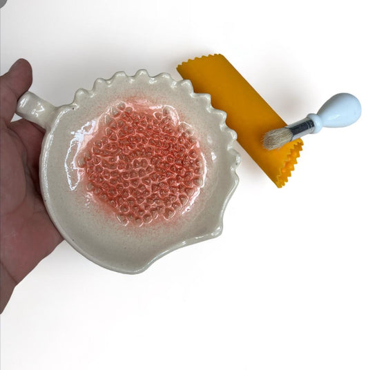 Garlic grater with handle